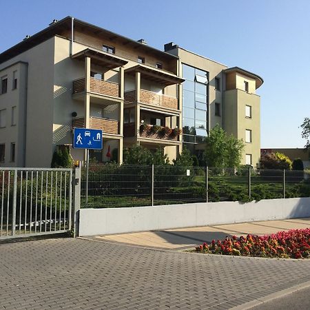 Apartament Pod Sosnami ウストカ エクステリア 写真